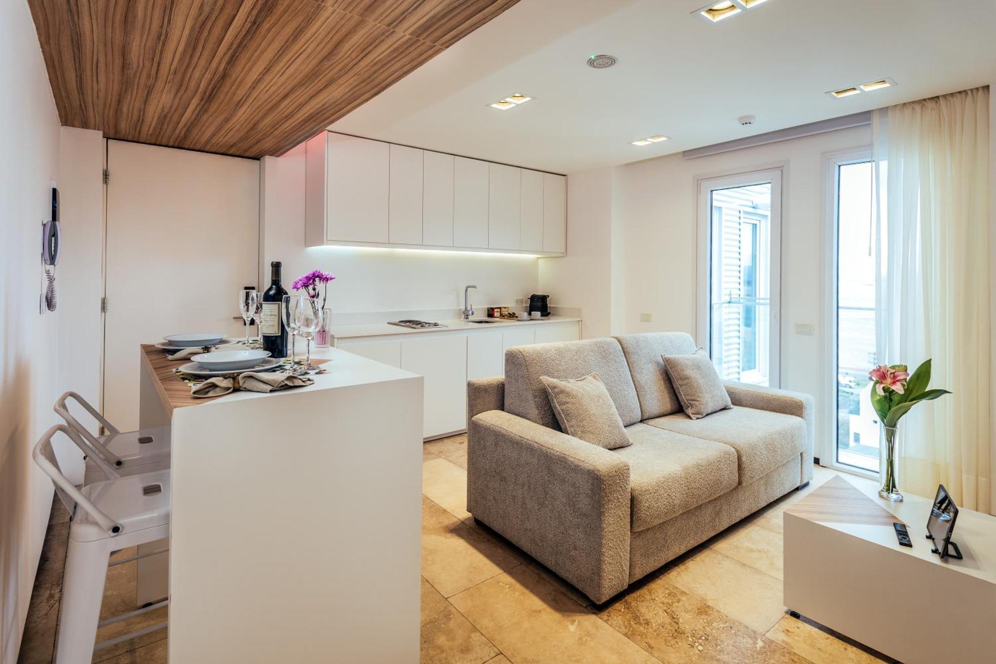 Deluxe Apartment